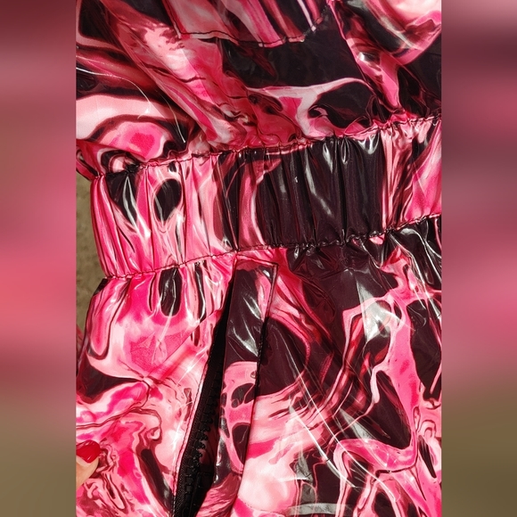 Club Exx Dools Kill Trippy Swirl Print Puffer SZ.L NWT - Picture 3 of 6